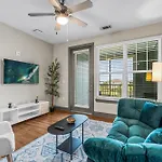 Full Apartment W Pool, Gym, Near Parks, King Bed, Pet-Friendly