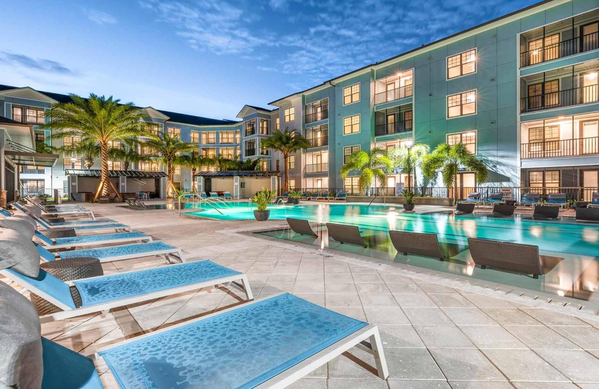 Full W Pool, Gym, Near Parks, King Bed, Pet-friendly *