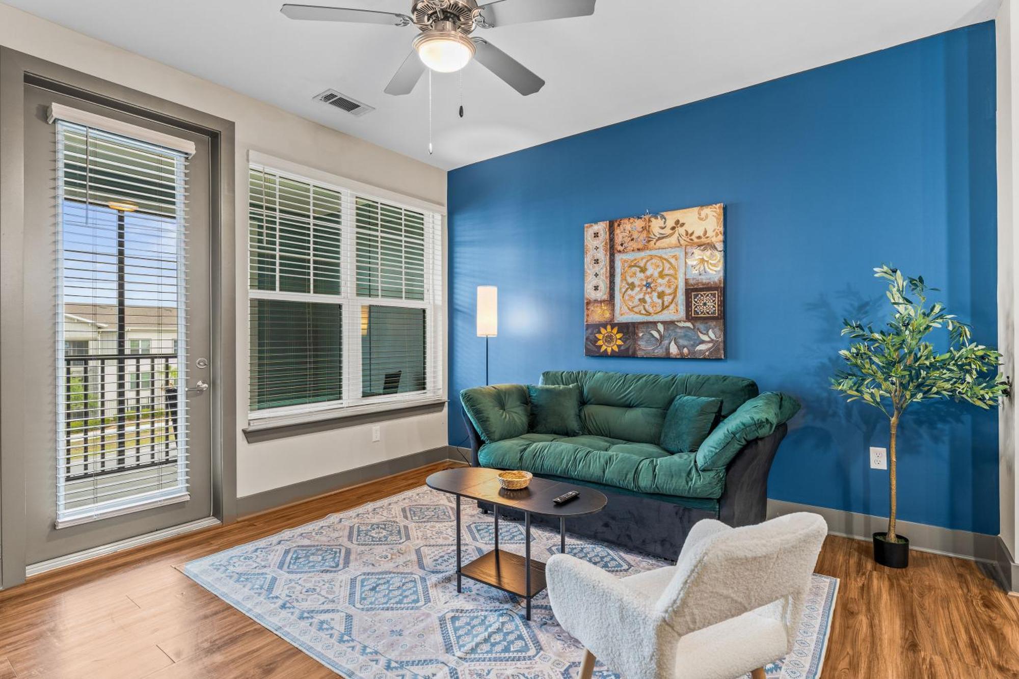 Full W Pool, Gym, Near Parks, King Bed, Pet-friendly Apartment Orlando