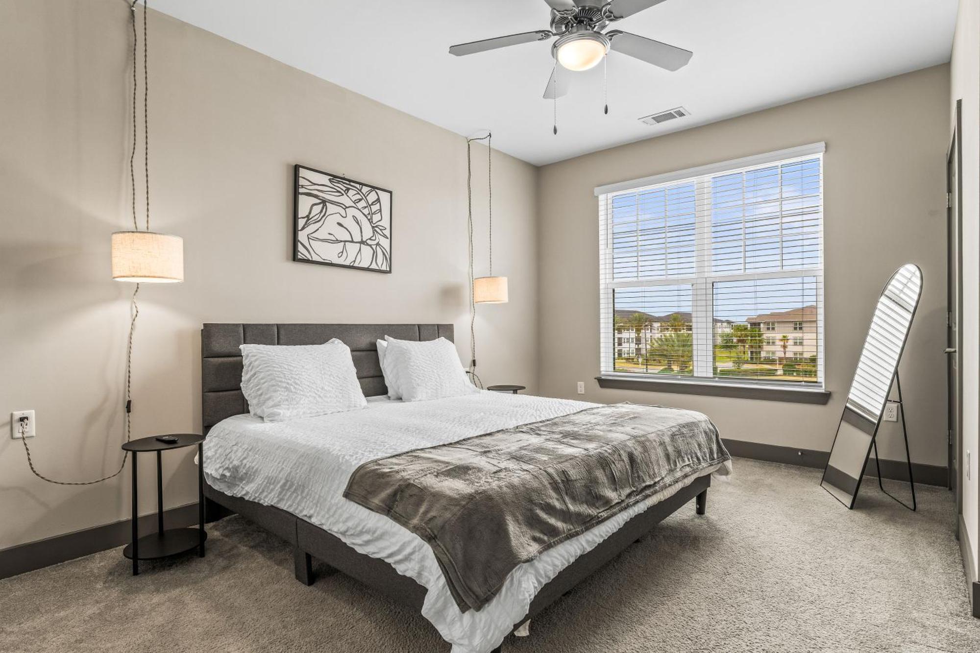 Full W Pool, Gym, Near Parks, King Bed, Pet-friendly Apartment Orlando