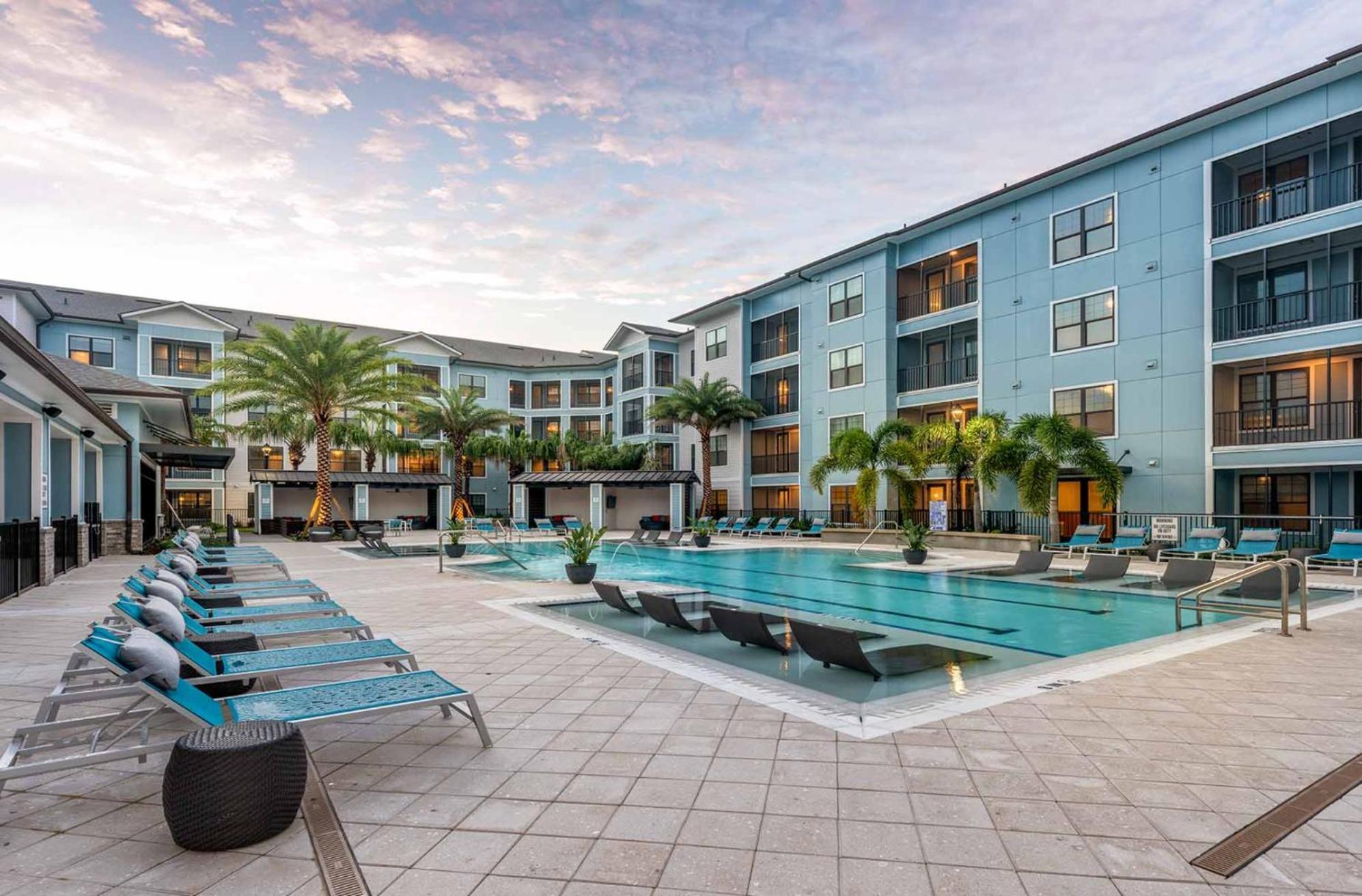 Full W Pool, Gym, Near Parks, King Bed, Pet-friendly * Orlando