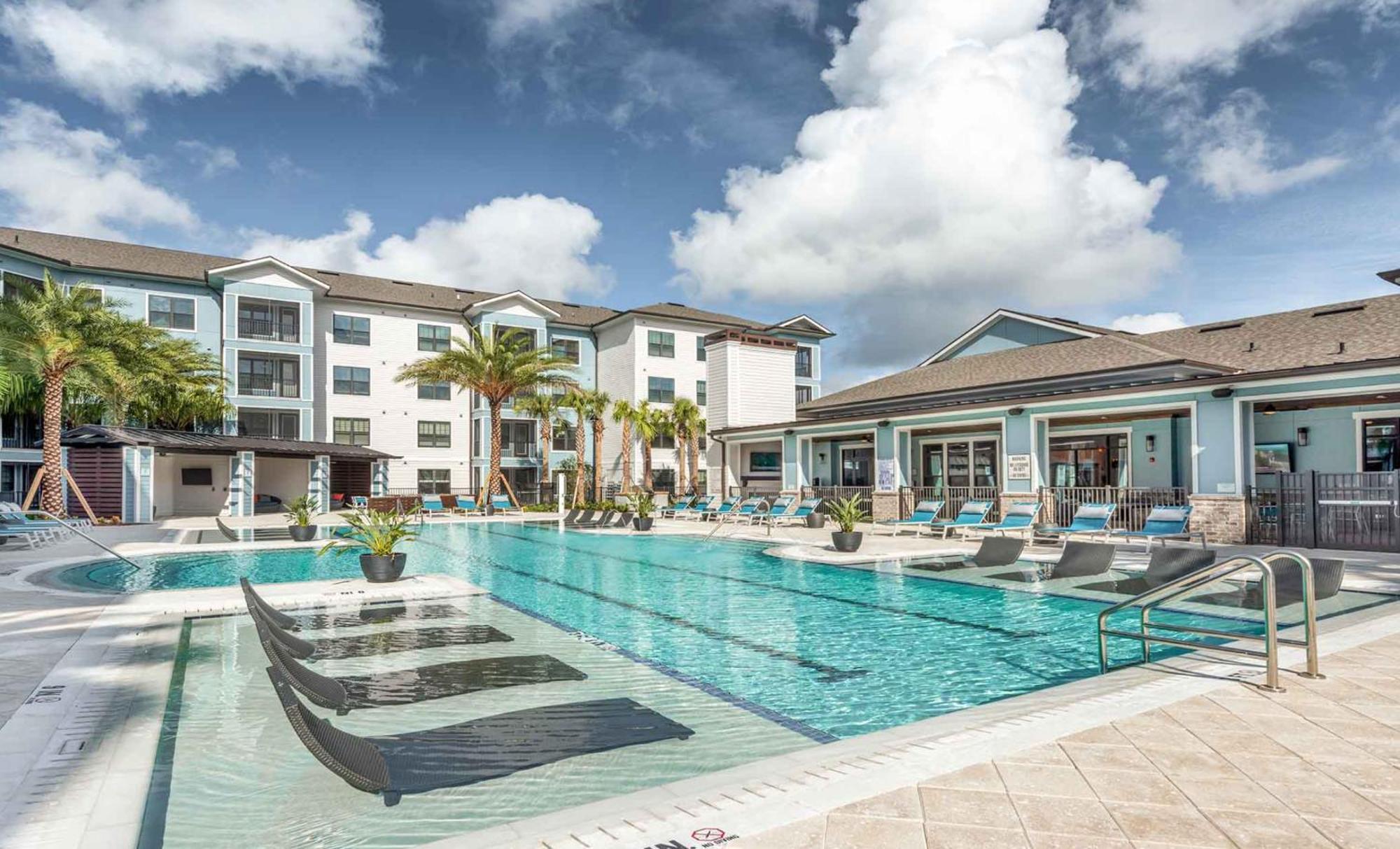 Full W Pool, Gym, Near Parks, King Bed, Pet-friendly *